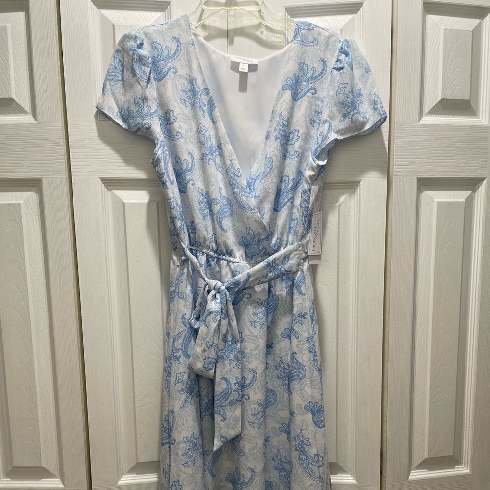 Morgan Taylor Dresses | Brand New White and blue Dress with Belt Sz L